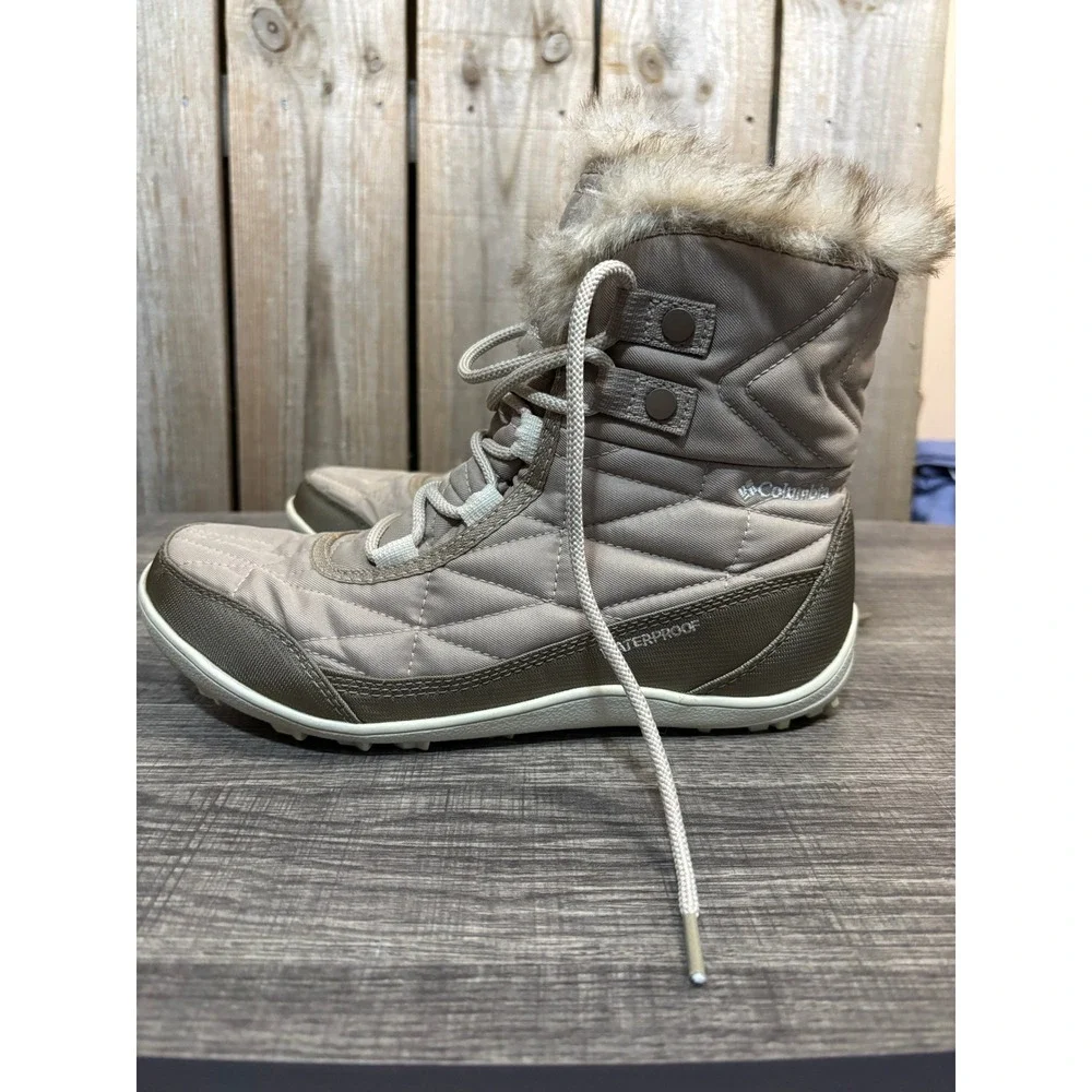 Columbia Minx Shorty III Waterproof Winter Boots Tan Faux Fur Womens 9